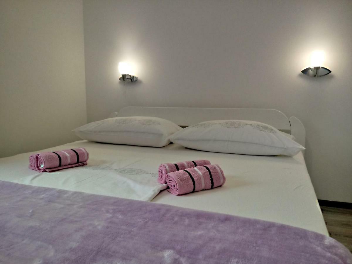 Apartmani Marijana Sibenik Bagian luar foto